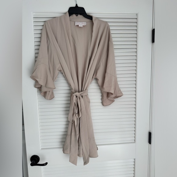 Birdy Grey KENNY RUFFLE ROBE - Picture 2 of 4
